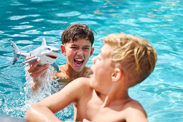 Foto van speelgoed 07_71126_ROBO ALIVE_SHARK ATTACK_SERIES 1_SHARK PLAYSET_Lifestyle_01A_600px.jpg